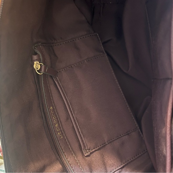 Liz Claiborne Burgundy Leather Tote Bag with Classic Design - Picture 3 of 5